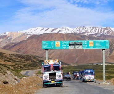 Leh Bus, Delhi, Road. Sarchu